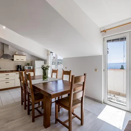 Apartament House Krishto *