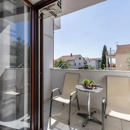 Apartament House Krishto *